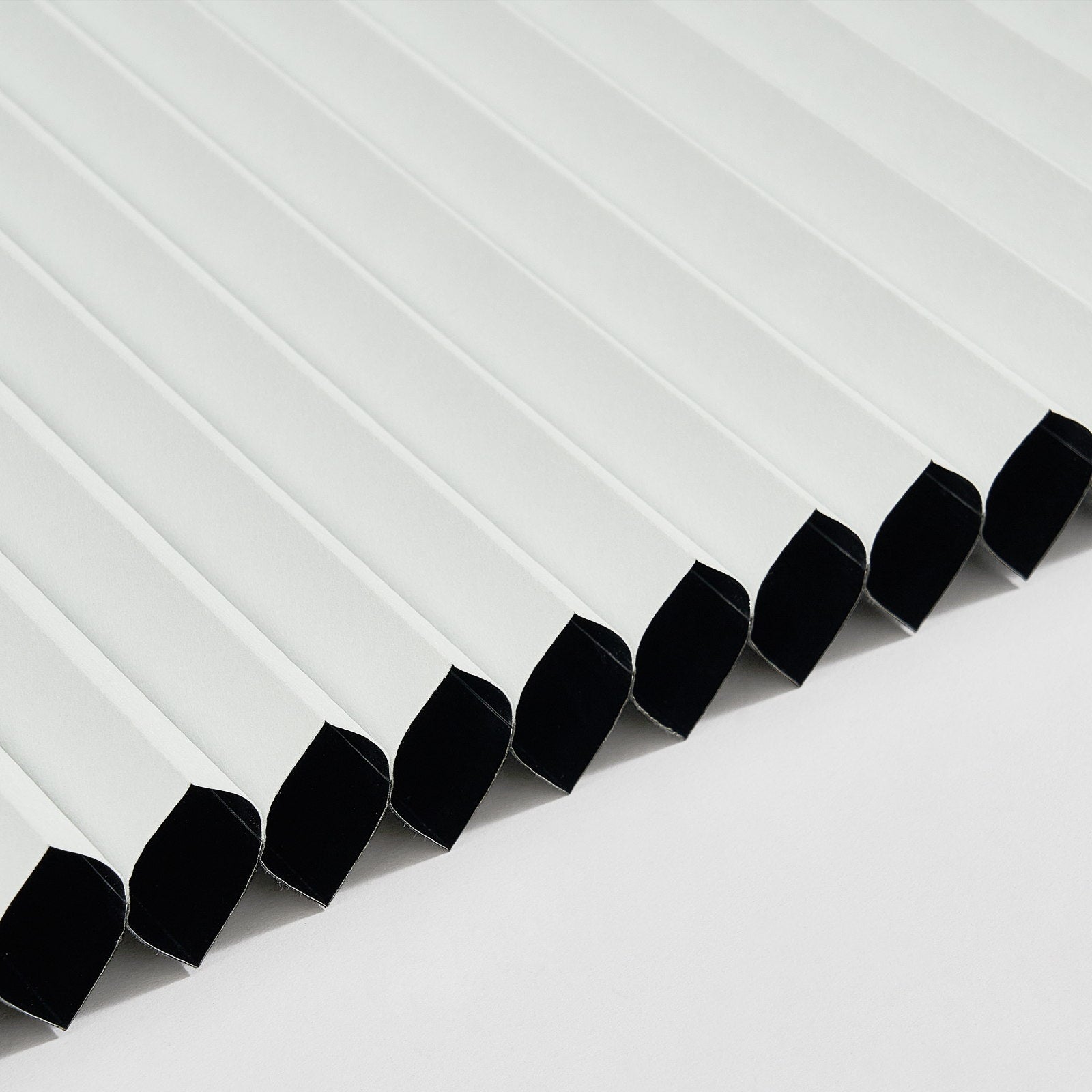 White-2G001-7841